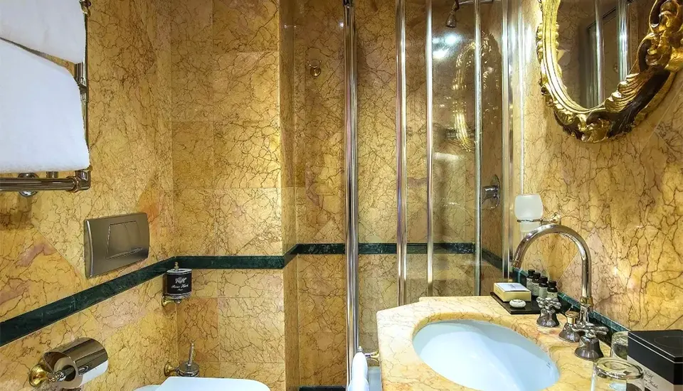 هتل ریور پالاس